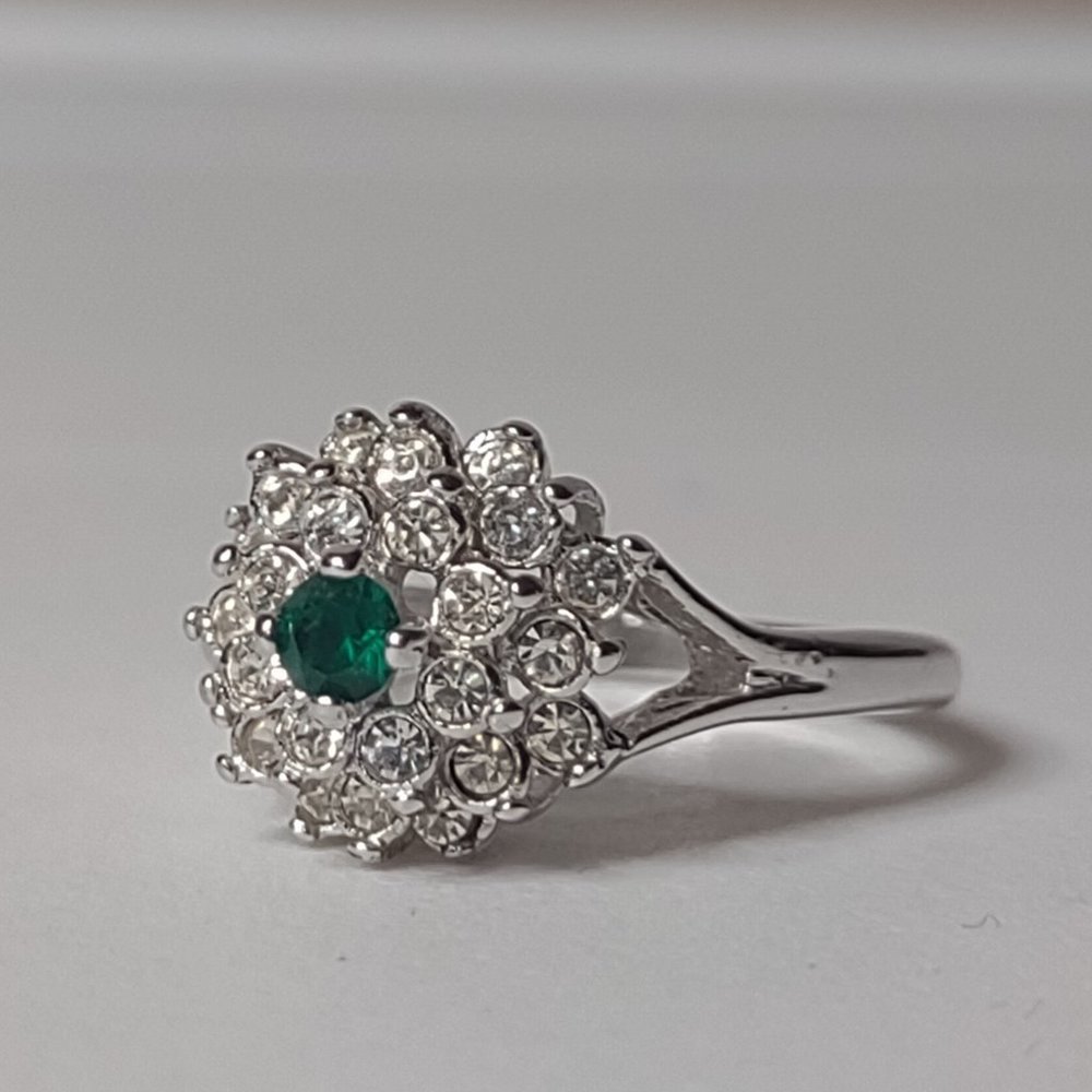Very Pretty Silver Tone Clear And Green Rhinestone Ring Size 6.75